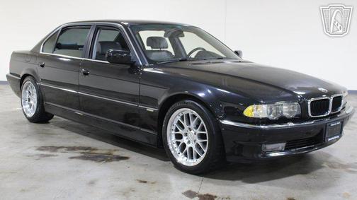 BLACK 2001 BMW 740