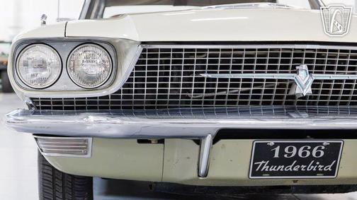 Sauterne Gold 1966 Ford Thunderbird Base