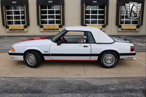 1990 Ford Mustang LX 5.0L Sport