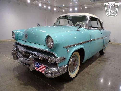 1954 Ford Victoria 