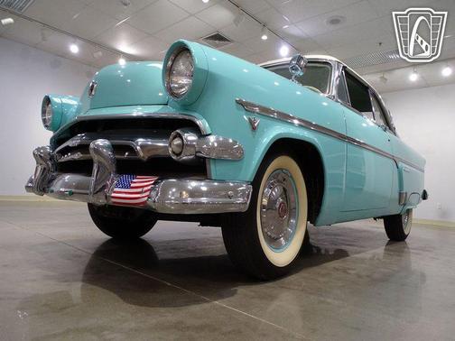 1954 Ford Victoria 
