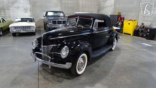 1940 Ford Deluxe Base