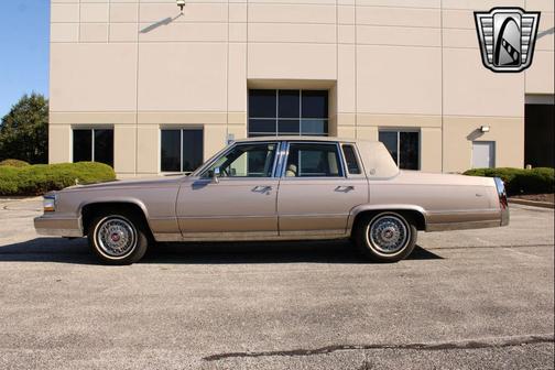 1992 Cadillac Brougham Standard