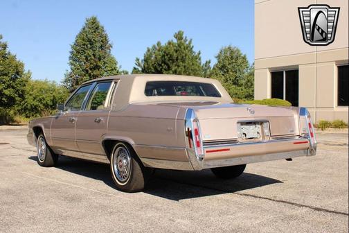 1992 Cadillac Brougham Standard