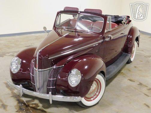 1940 Ford Deluxe Base