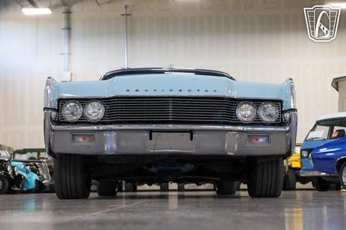 1966 Lincoln Continental 