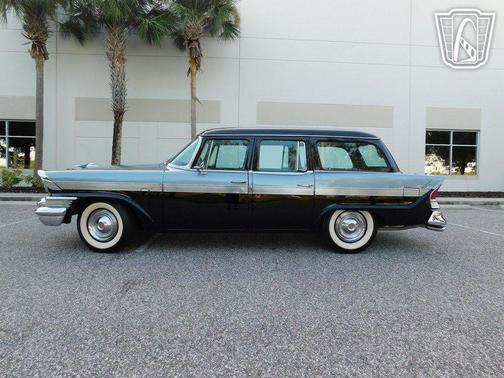 1957 Packard Clipper 