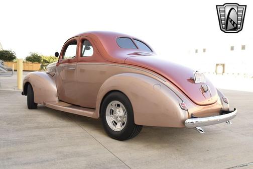 1940 Ford Deluxe Base