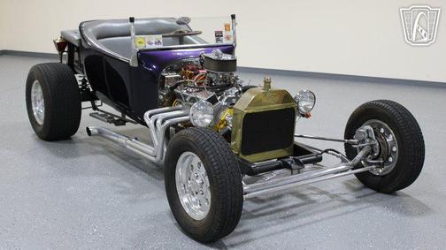 Purple 1923 Ford Model T