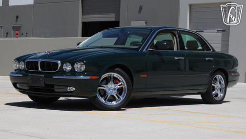 British Racing Green 2004 Jaguar XJ Base