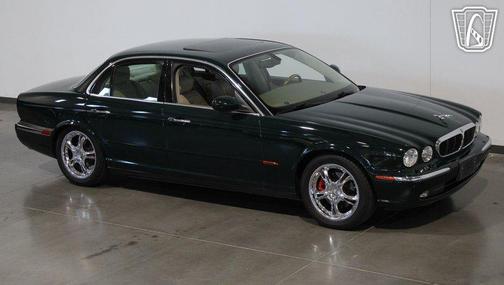 British Racing Green 2004 Jaguar XJ Base