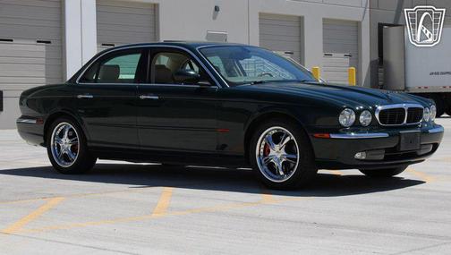 British Racing Green 2004 Jaguar XJ Base