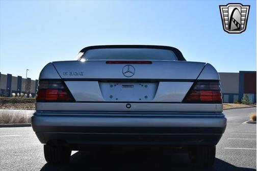 1995 Mercedes-Benz E-Class 320E