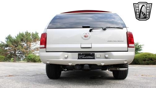 2005 Cadillac Escalade Base