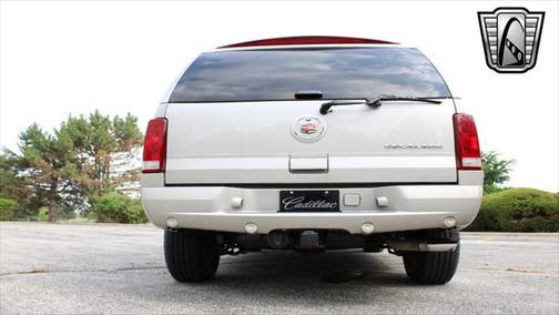 2005 Cadillac Escalade Base
