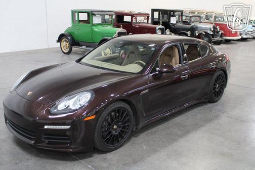 2014 Porsche Panamera 4
