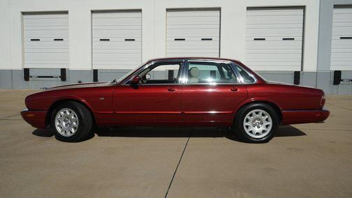 1999 Jaguar XJ Base