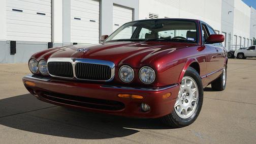 1999 Jaguar XJ Base