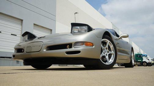 Pewter Metallic 2000 Chevrolet Corvette Base