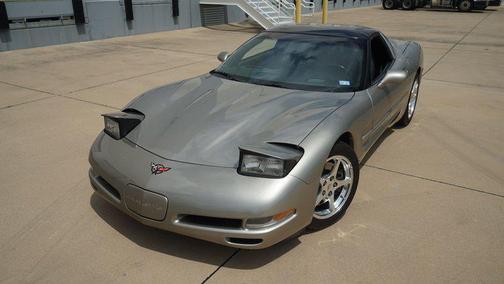 Pewter Metallic 2000 Chevrolet Corvette Base