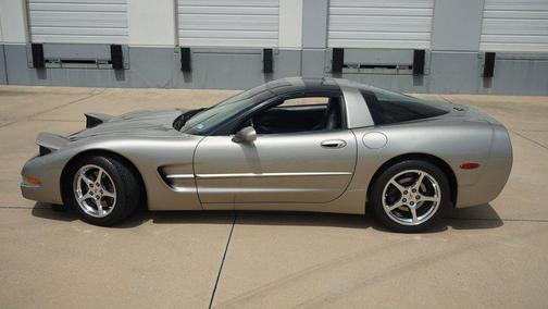 Pewter Metallic 2000 Chevrolet Corvette Base