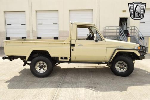 1990 Toyota Land Cruiser Base