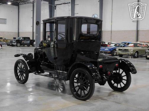 1918 Ford Model T 