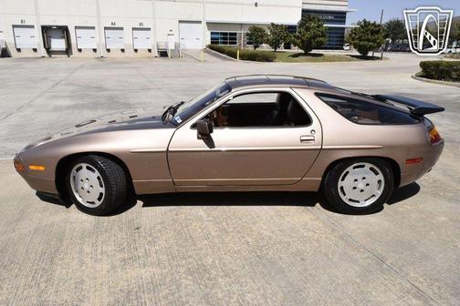 1988 Porsche 928 S4