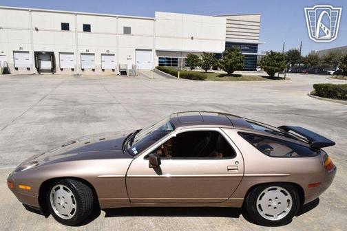 1988 Porsche 928 S4