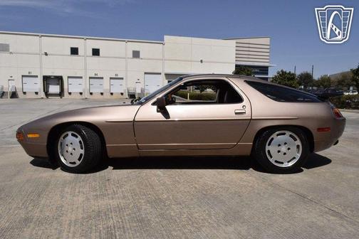 1988 Porsche 928 S4