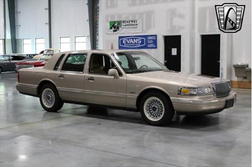 1997 Lincoln Town Car Executive
