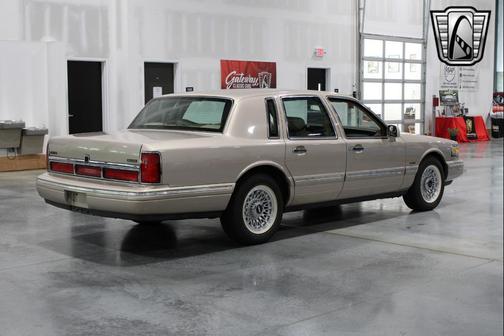 1997 Lincoln Town Car Executive