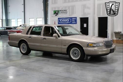 1997 Lincoln Town Car Executive