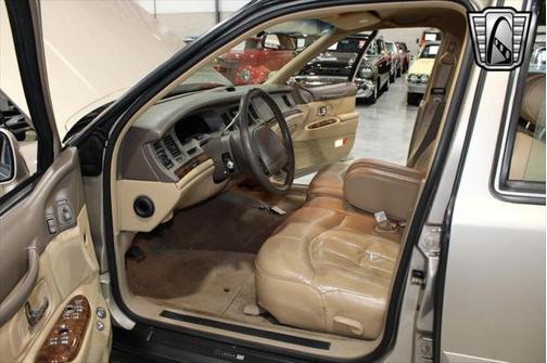 1997 Lincoln Town Car Executive