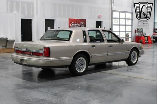 1997 Lincoln Town Car Executive