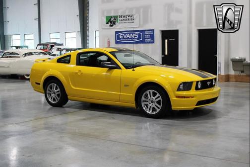 2006 Ford Mustang Base