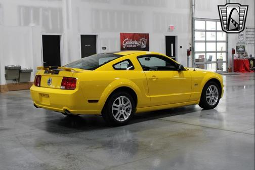 2006 Ford Mustang Base