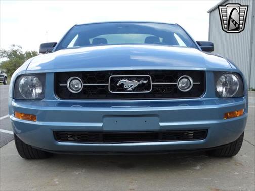 2005 Ford Mustang Base
