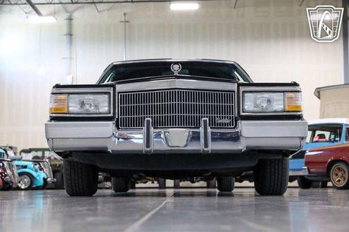 1992 Cadillac Brougham Standard