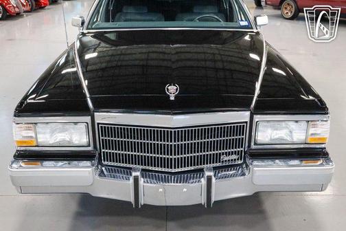 1992 Cadillac Brougham Standard