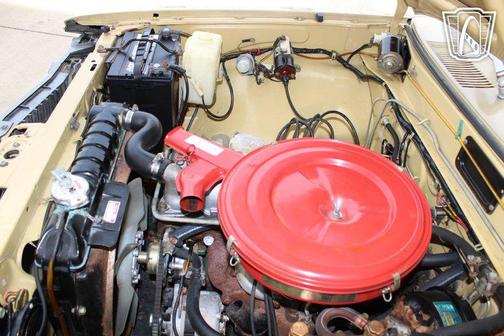 GOLD 1973 Toyota Corona