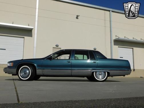 1995 Cadillac Fleetwood Standard