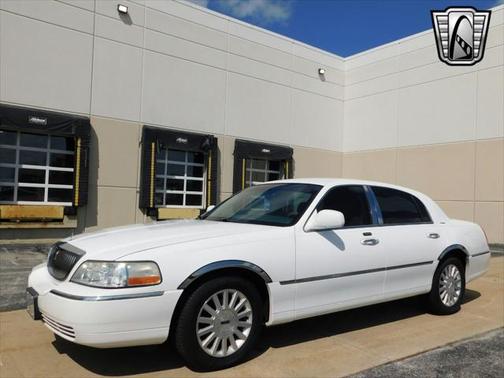 2003 Lincoln Town Car Executive