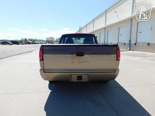 Brown 2000 Chevrolet S-10 Base