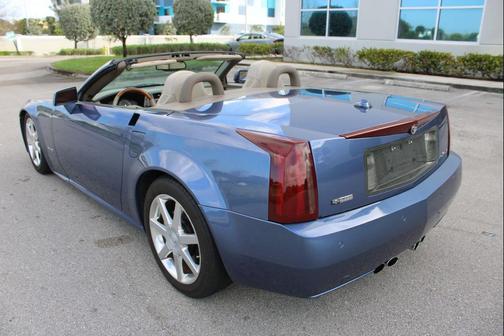 2005 Cadillac XLR Base