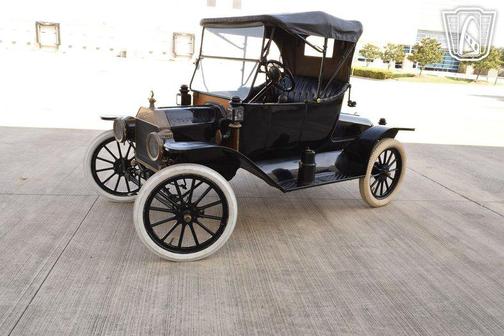 1914 Ford Model T 