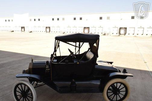 1914 Ford Model T 