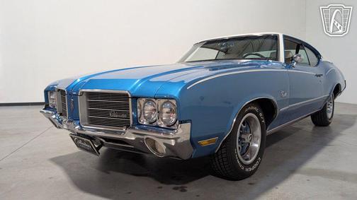 BLUE AND WHITE 1971 Oldsmobile Cutlass