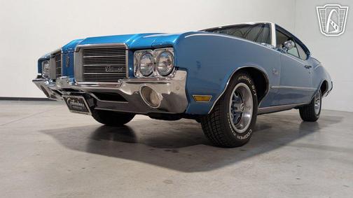 BLUE AND WHITE 1971 Oldsmobile Cutlass