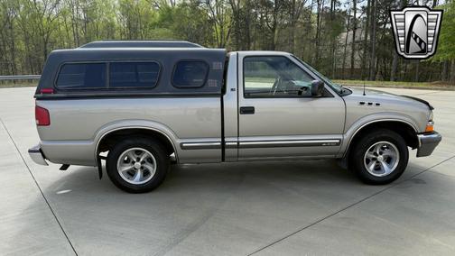 2002 Chevrolet S-10 Base